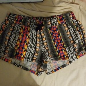 Patterned linen shorts